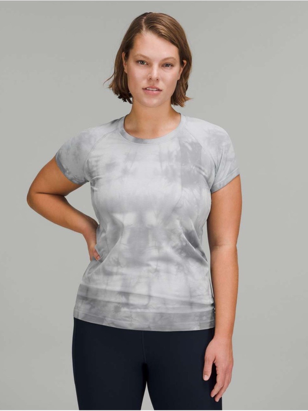 SALE! 🍋 LULULEMON Swiftly Tech Short Sleeve Rhino Gray Size 12 W3CCLS